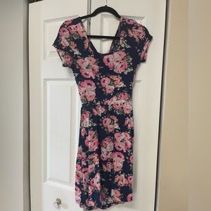 Flower dress size small Kris Kross, back